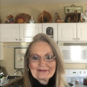 Meet your Posher, Linda